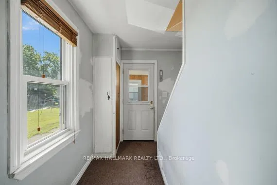 Photo 13 of 1527 Killarney Beach Road, Innisfil, Lefroy — HOMEH