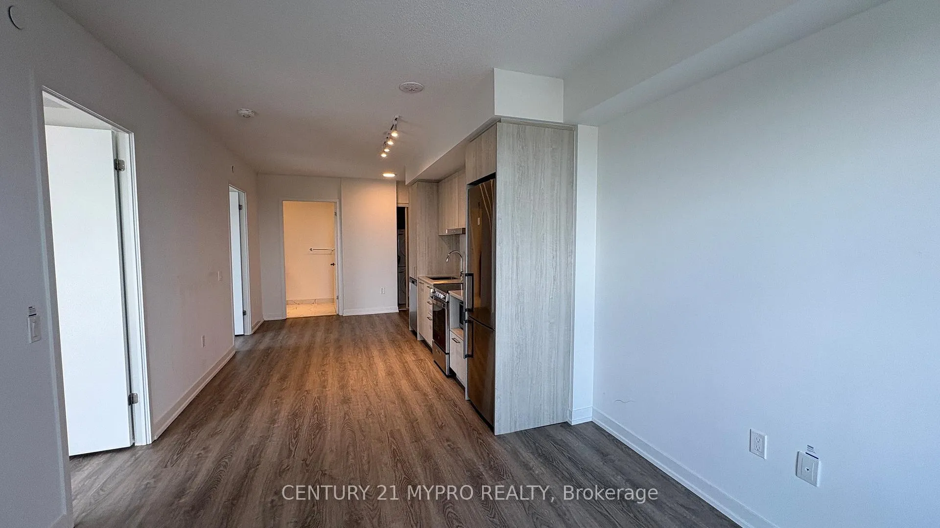 Photo 3 of Unit 3006, 195 Commerce Street, Vaughan, Concord — HOMEH