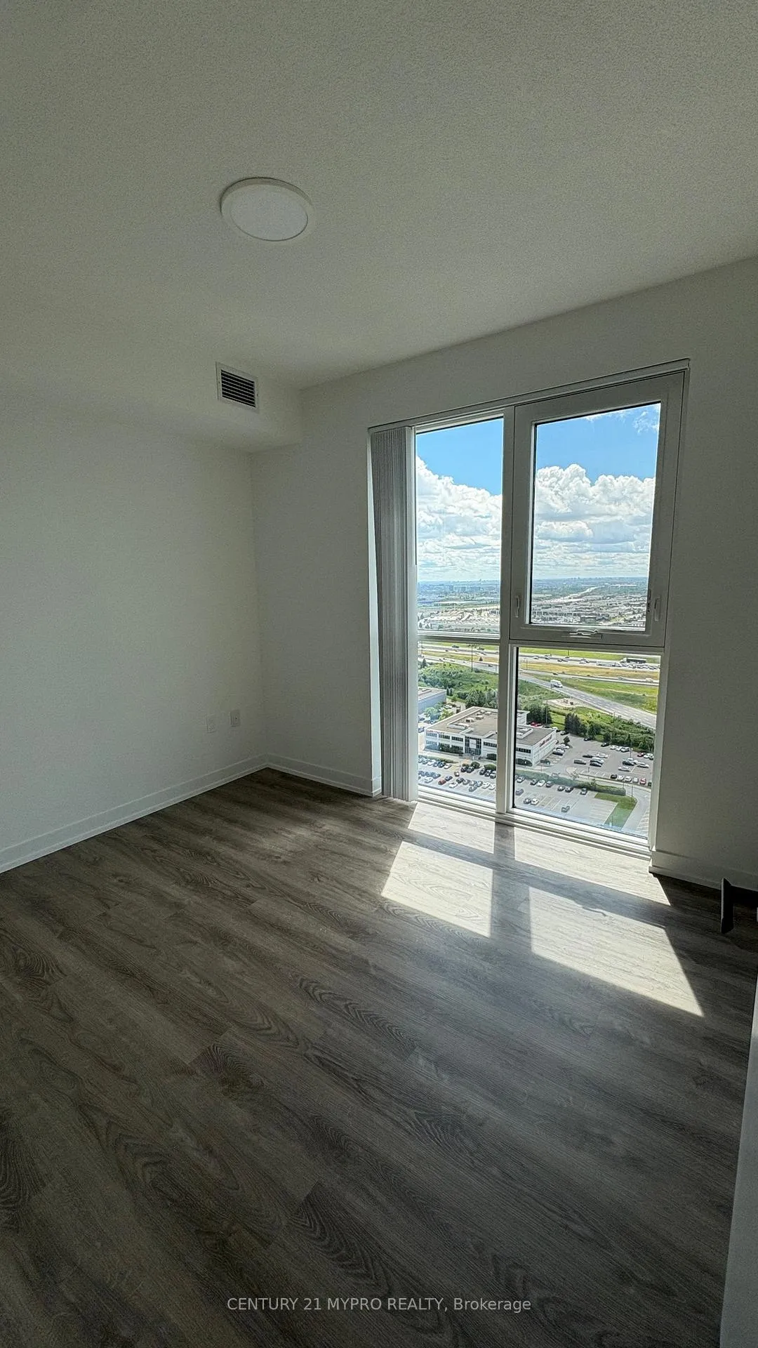 Photo 6 of Unit 3006, 195 Commerce Street, Vaughan, Concord — HOMEH
