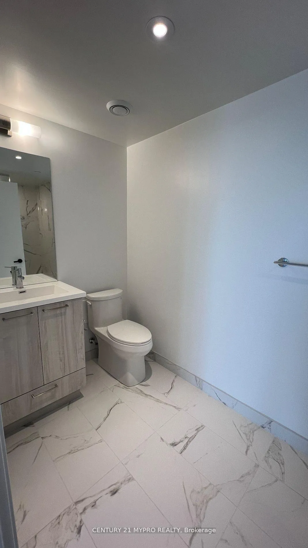 Photo 7 of Unit 3006, 195 Commerce Street, Vaughan, Concord — HOMEH