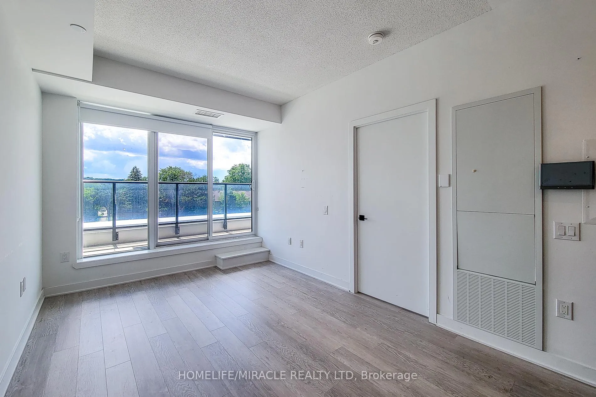 Photo 17 of Unit 220, 2782 Barton Street E, Hamilton, Riverdale — HOMEH