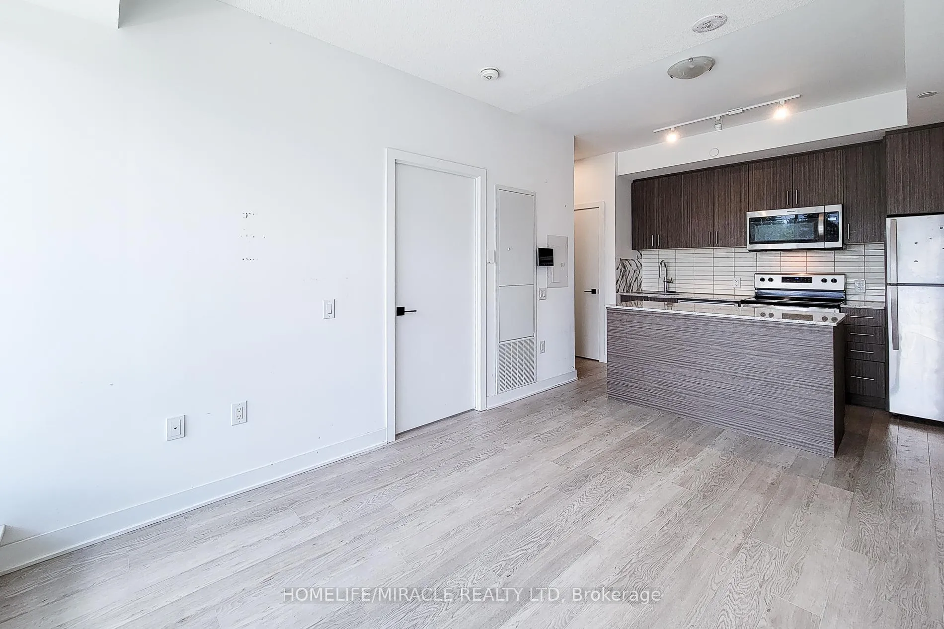 Photo 19 of Unit 220, 2782 Barton Street E, Hamilton, Riverdale — HOMEH