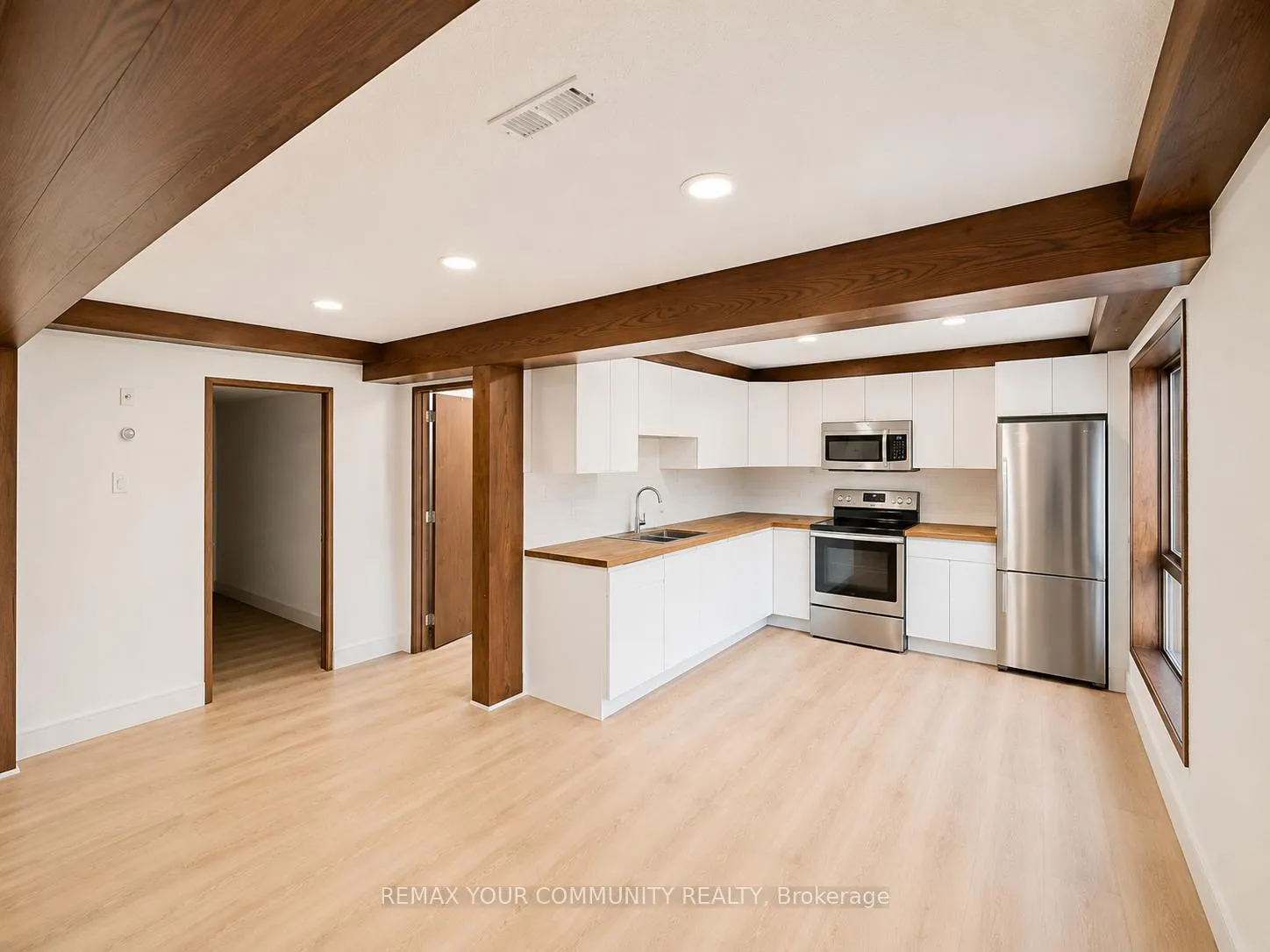 Photo 2 of Unit W/O Lower Unit, 126 Simonston Boulevard, Markham, German Mills — HOMEH