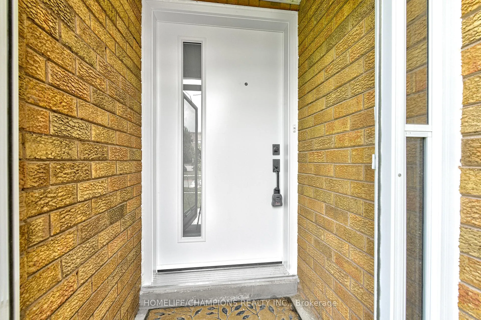 Photo 2 of 47 Randall Avenue, Markham, Milliken Mills East — HOMEH