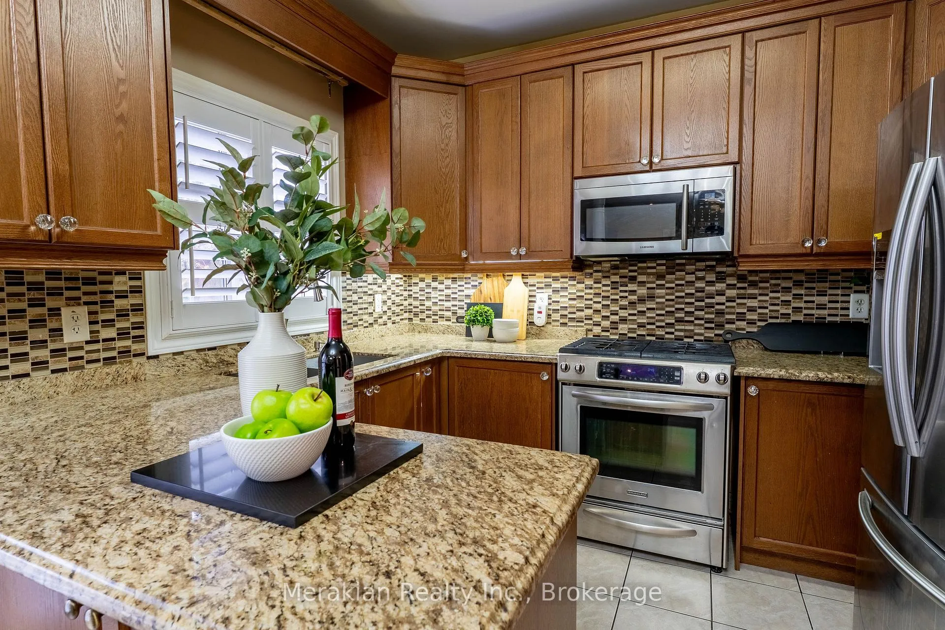 Photo 7 of 64 Executive Court, Brampton, Sandringham-Wellington North — HOMEH