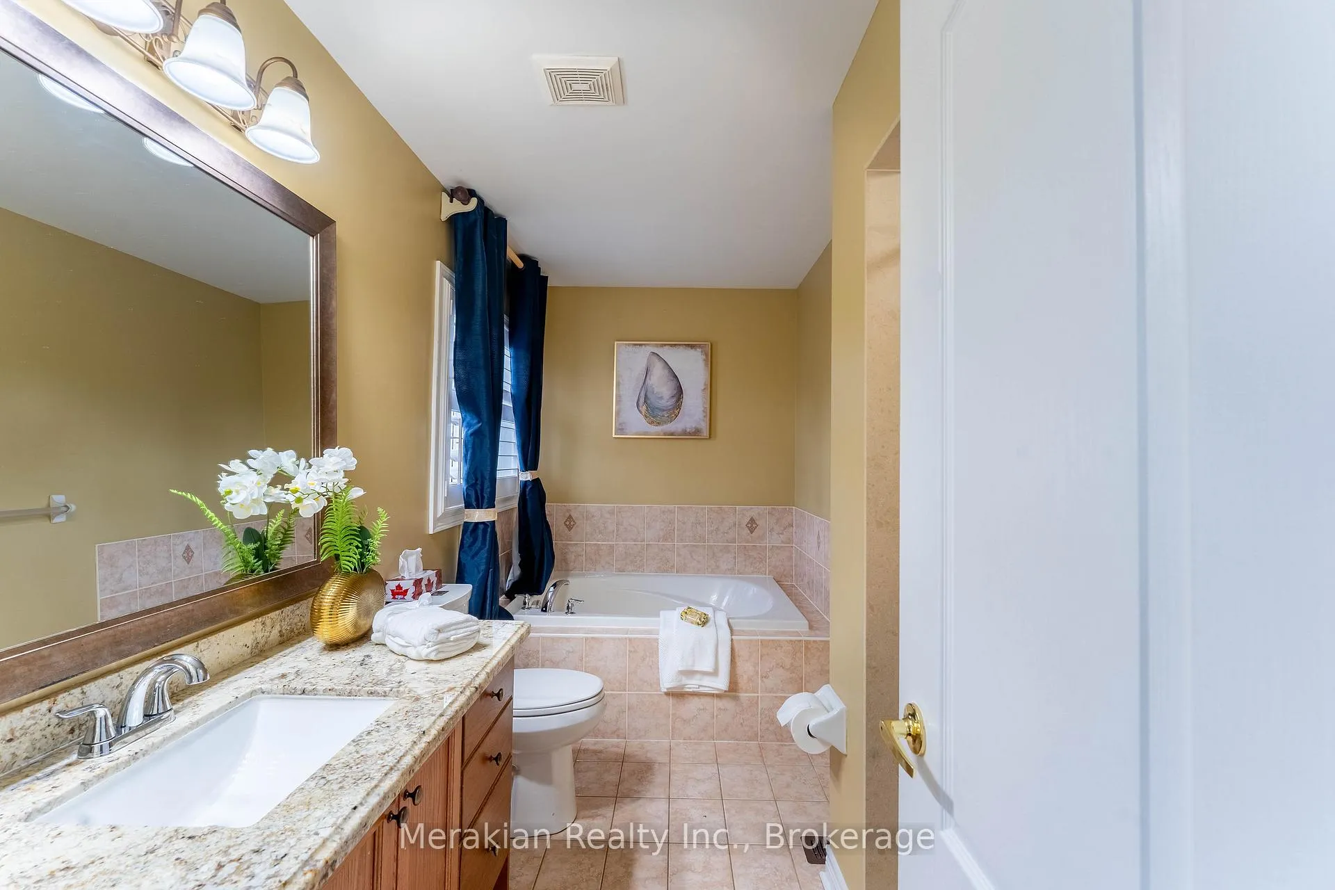 Photo 16 of 64 Executive Court, Brampton, Sandringham-Wellington North — HOMEH