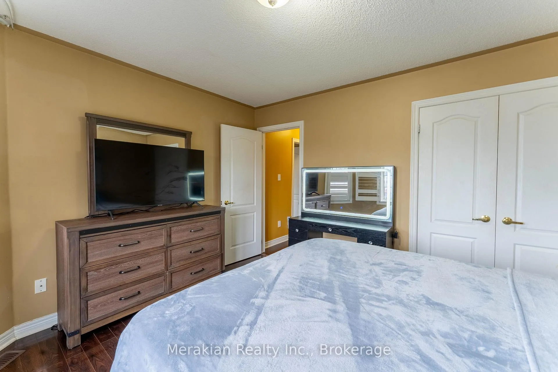 Photo 23 of 64 Executive Court, Brampton, Sandringham-Wellington North — HOMEH
