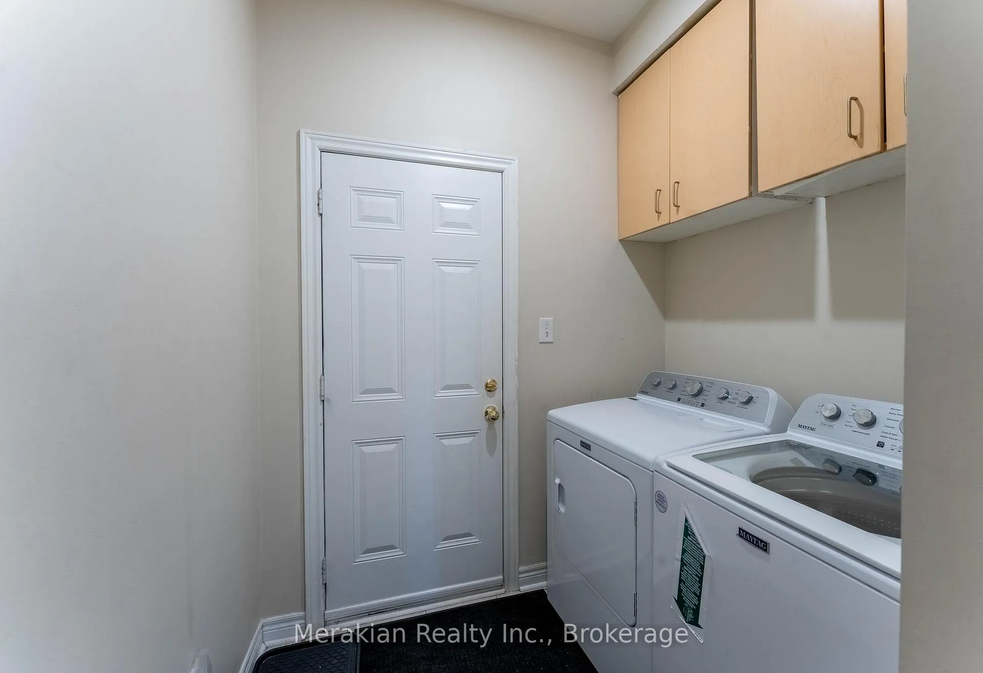 Photo 24 of 64 Executive Court, Brampton, Sandringham-Wellington North — HOMEH