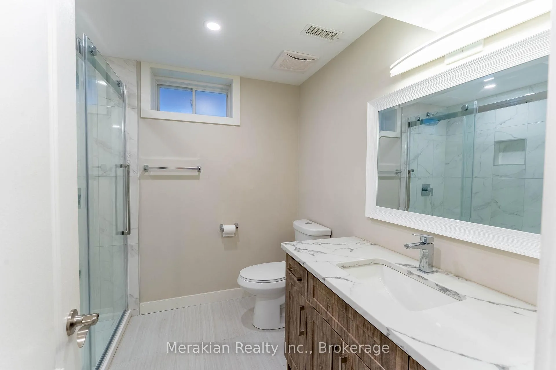Photo 27 of 64 Executive Court, Brampton, Sandringham-Wellington North — HOMEH