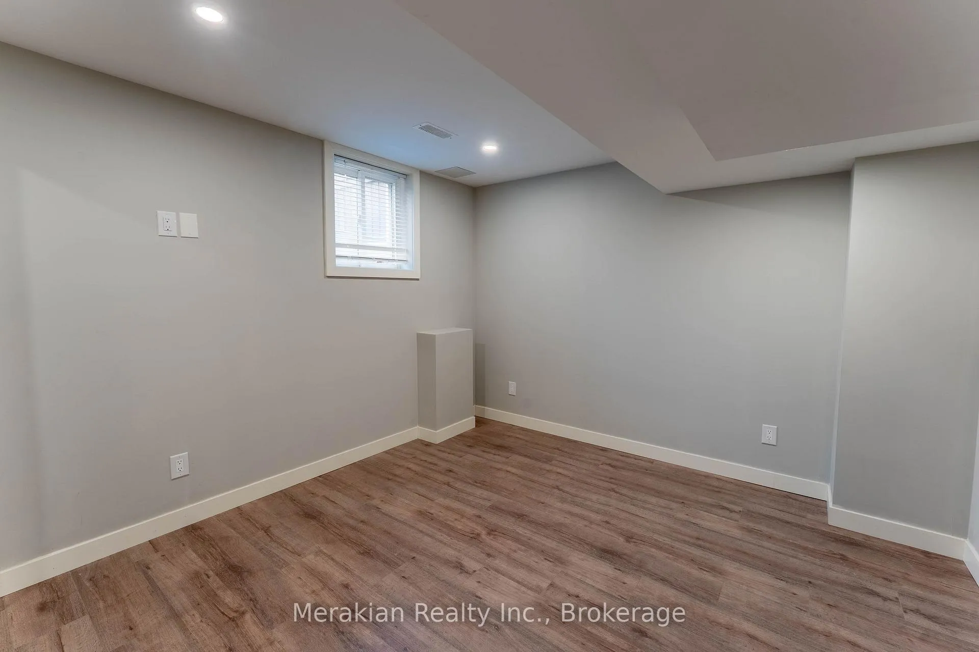 Photo 28 of 64 Executive Court, Brampton, Sandringham-Wellington North — HOMEH