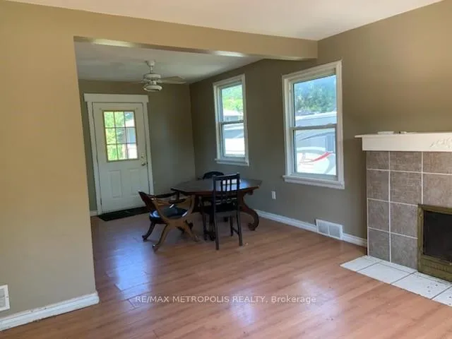 Photo 2 of 1254 Lakeshore Road, Sarnia — HOMEH