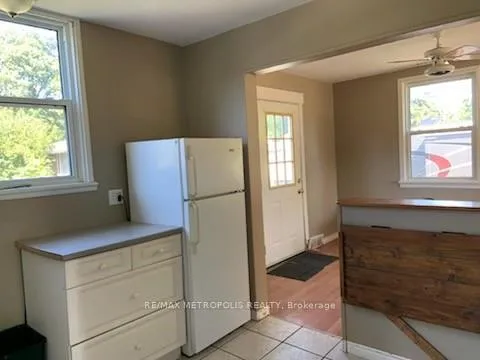 Photo 3 of 1254 Lakeshore Road, Sarnia — HOMEH