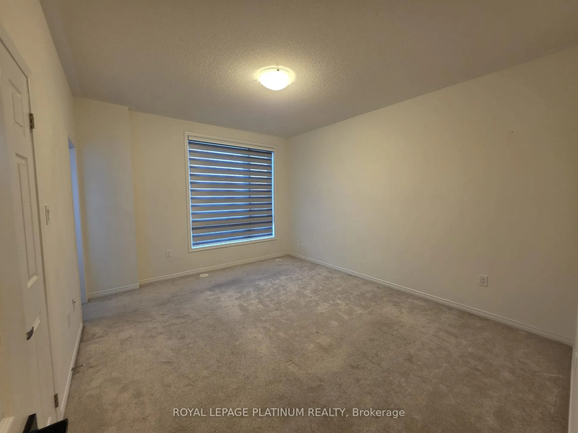 Photo 9 of 30 Woodstream Drive, Etobicoke, West Humber-Clairville — HOMEH