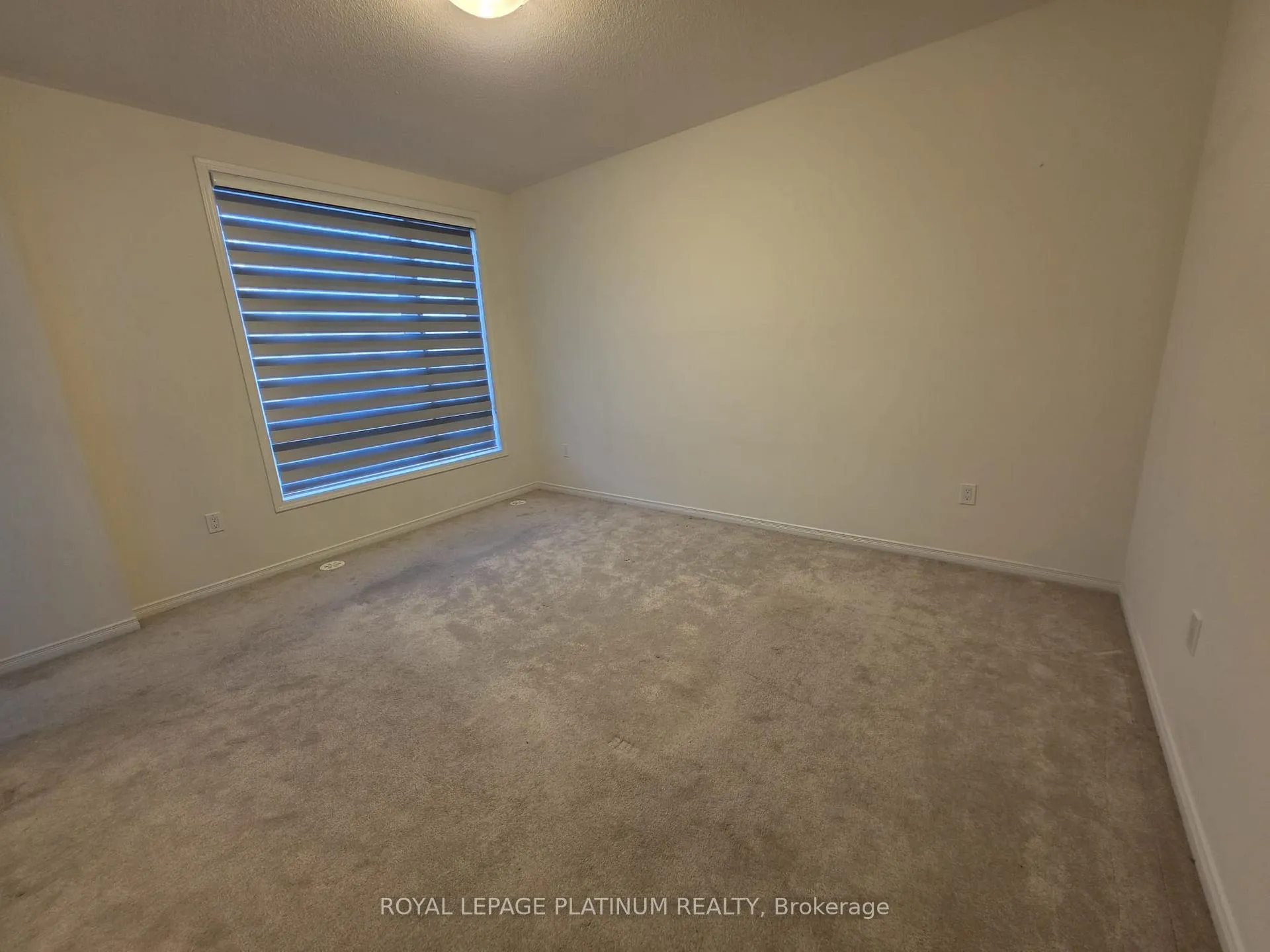 Photo 10 of 30 Woodstream Drive, Etobicoke, West Humber-Clairville — HOMEH