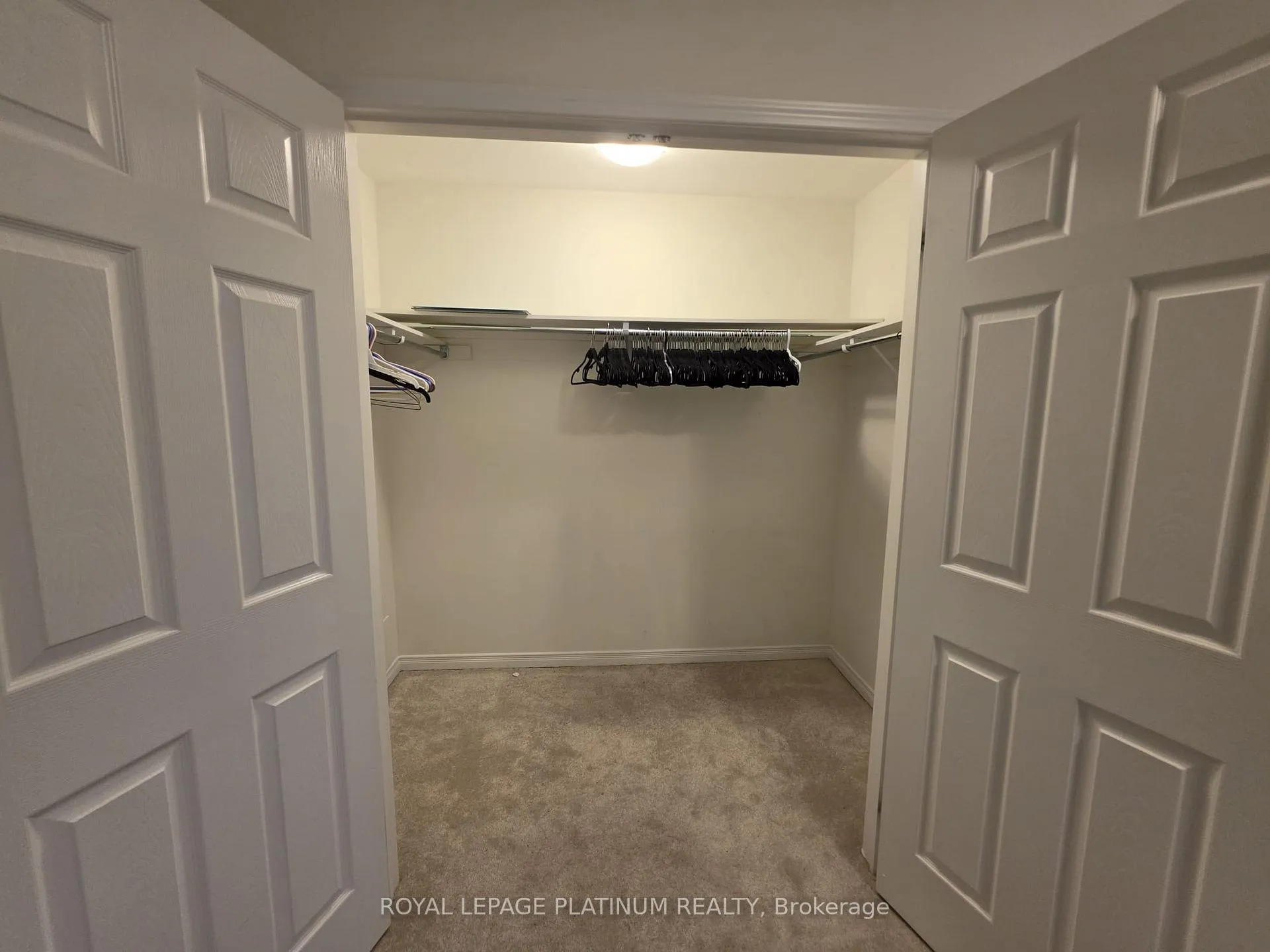Photo 12 of 30 Woodstream Drive, Etobicoke, West Humber-Clairville — HOMEH