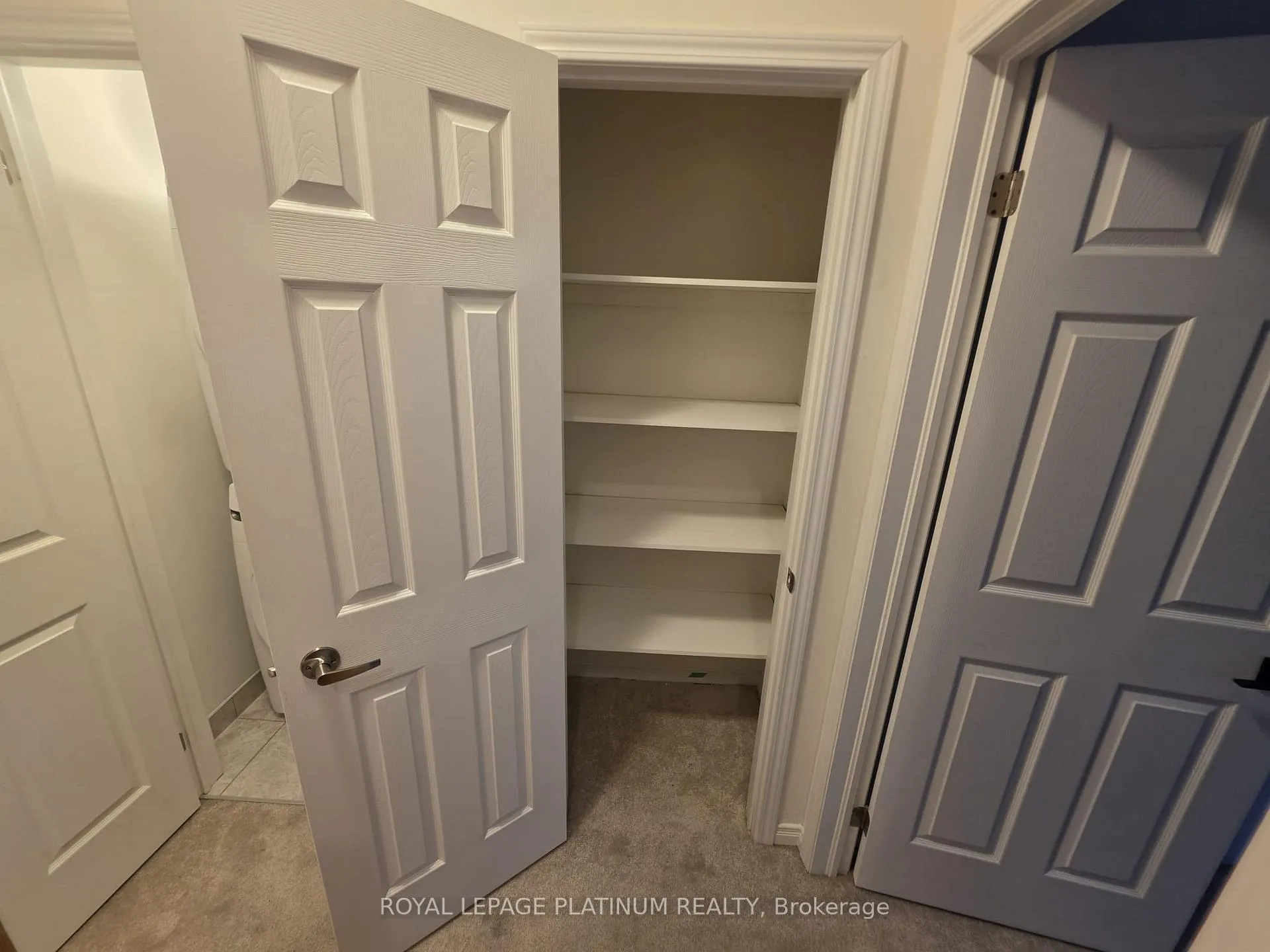 Photo 14 of 30 Woodstream Drive, Etobicoke, West Humber-Clairville — HOMEH