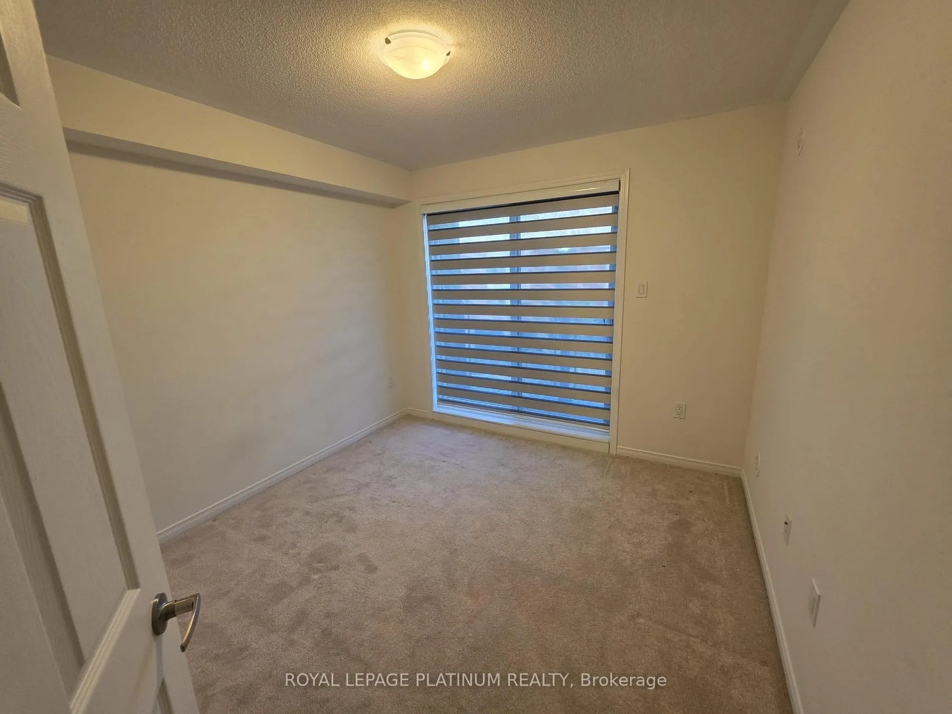 Photo 17 of 30 Woodstream Drive, Etobicoke, West Humber-Clairville — HOMEH