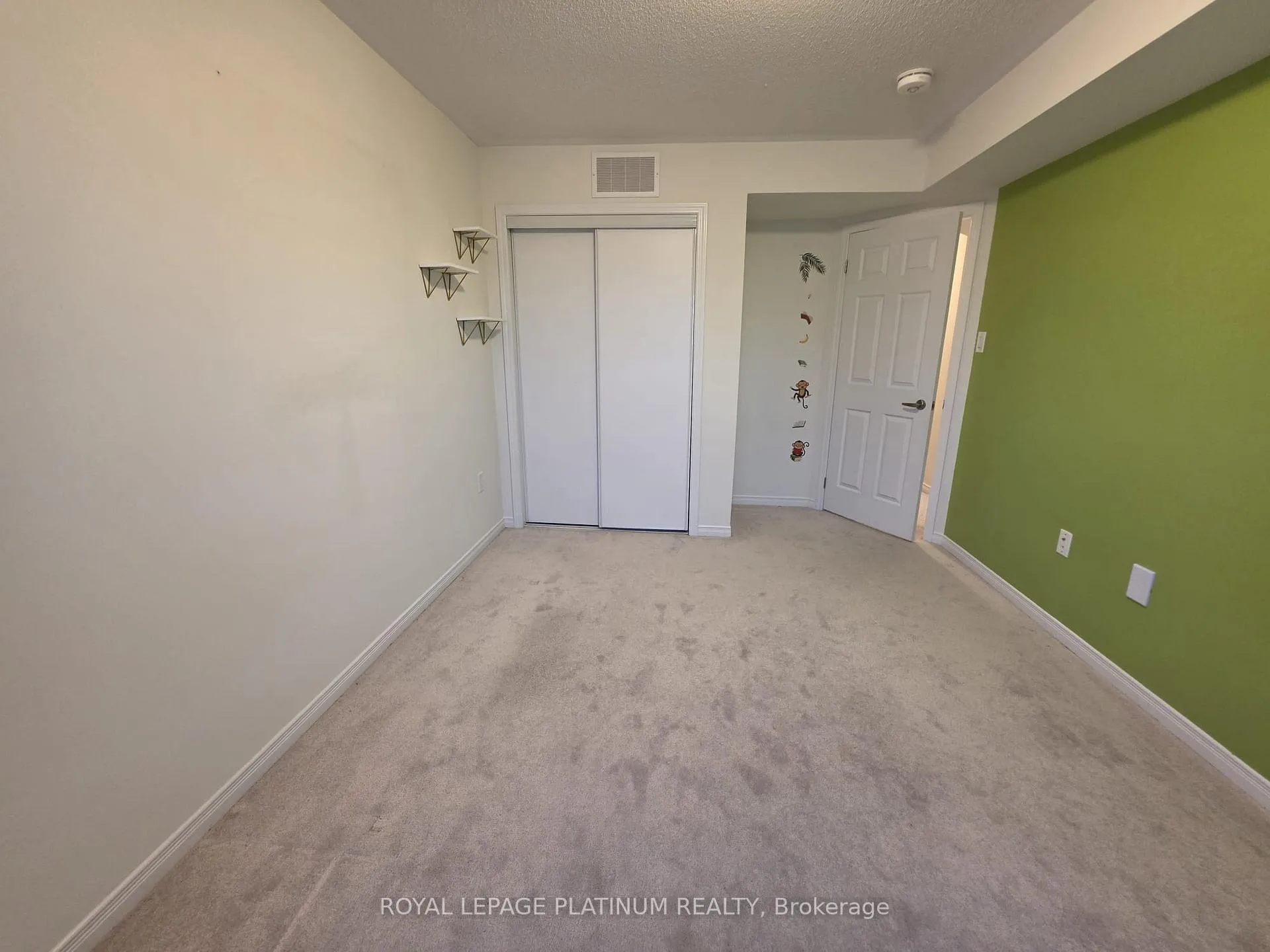 Photo 20 of 30 Woodstream Drive, Etobicoke, West Humber-Clairville — HOMEH