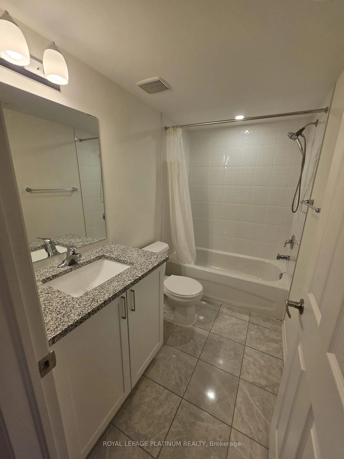 Photo 21 of 30 Woodstream Drive, Etobicoke, West Humber-Clairville — HOMEH