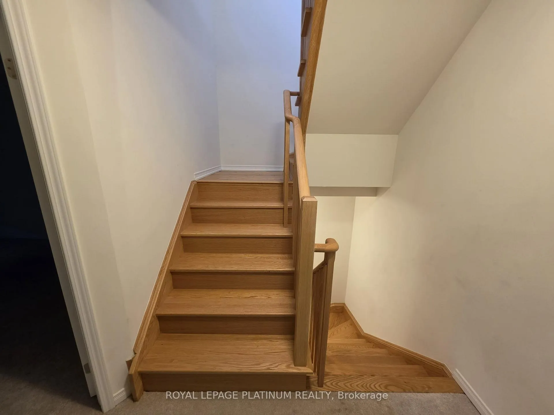 Photo 22 of 30 Woodstream Drive, Etobicoke, West Humber-Clairville — HOMEH