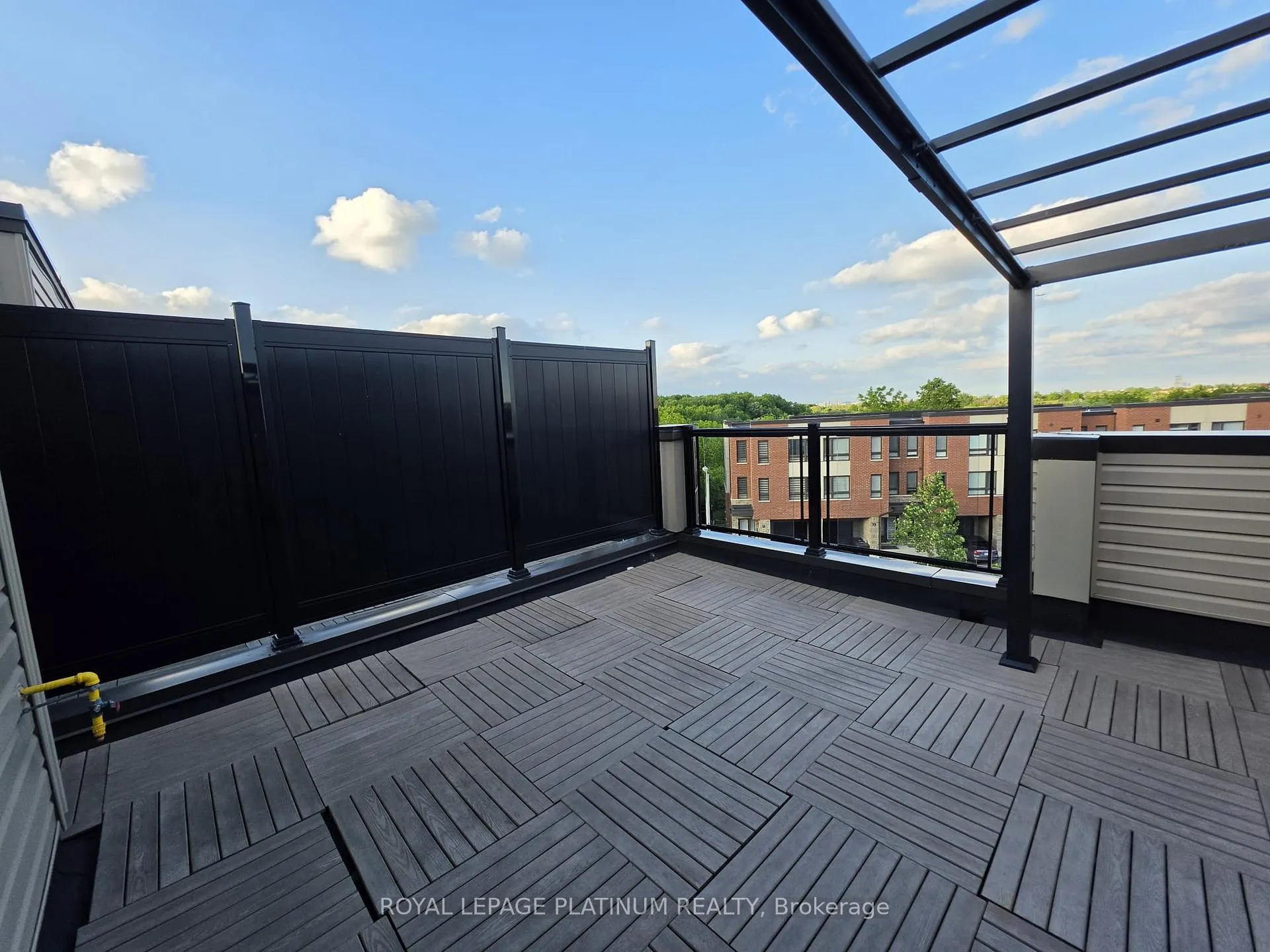 Photo 23 of 30 Woodstream Drive, Etobicoke, West Humber-Clairville — HOMEH