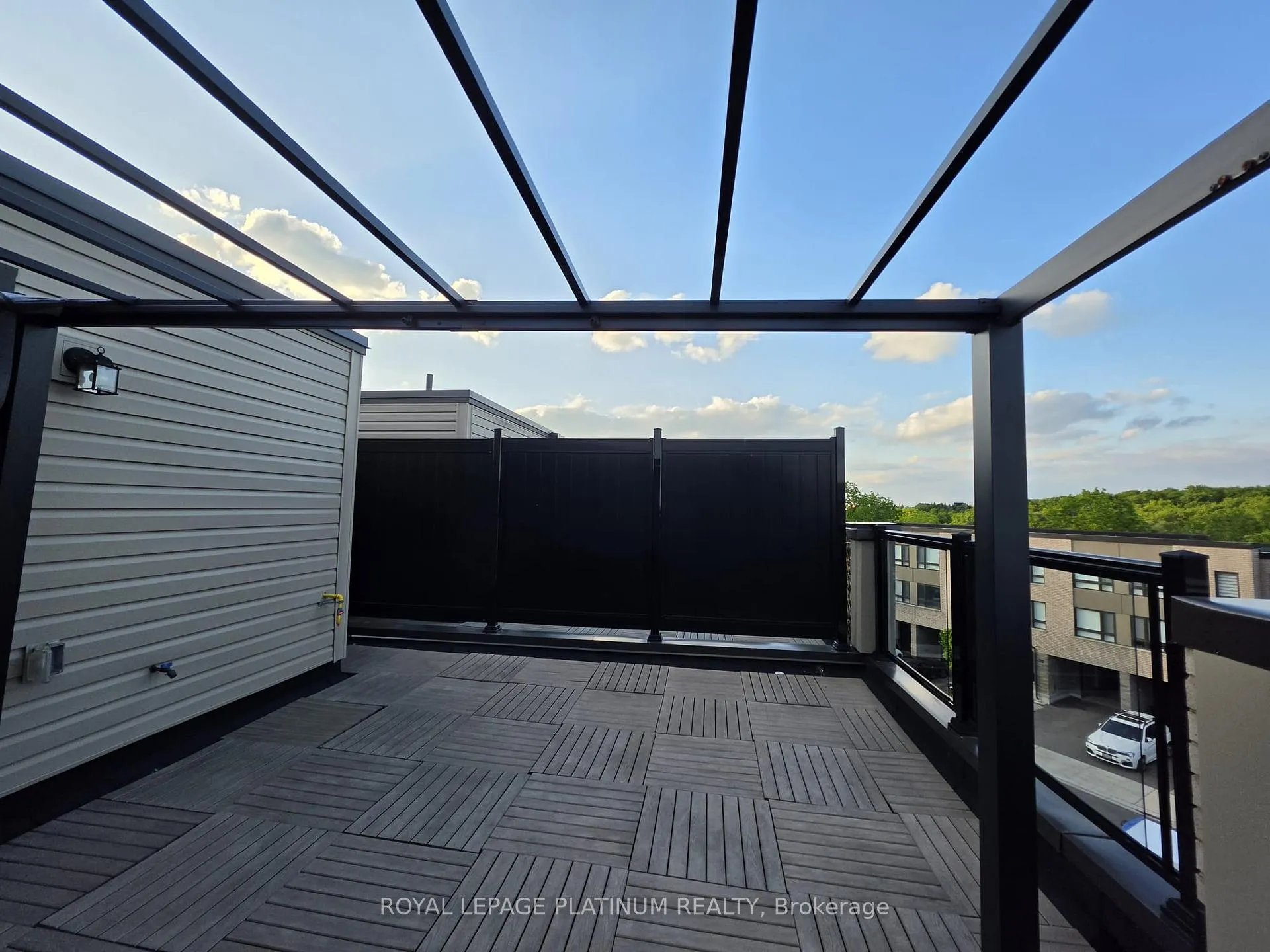 Photo 24 of 30 Woodstream Drive, Etobicoke, West Humber-Clairville — HOMEH