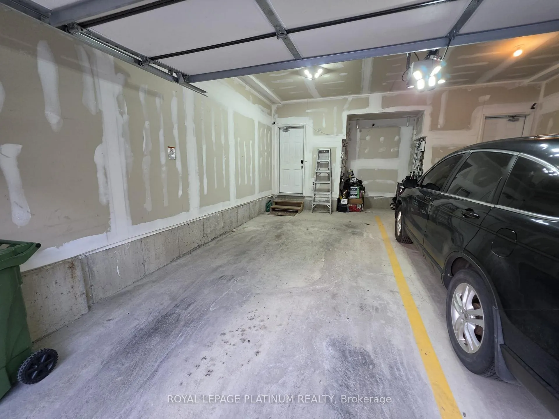 Photo 25 of 30 Woodstream Drive, Etobicoke, West Humber-Clairville — HOMEH
