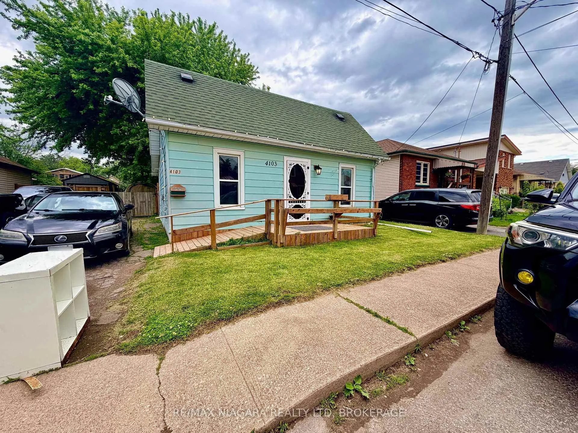 Photo 1 of 4103 Dyson Avenue, Niagara Falls, Downtown — HOMEH