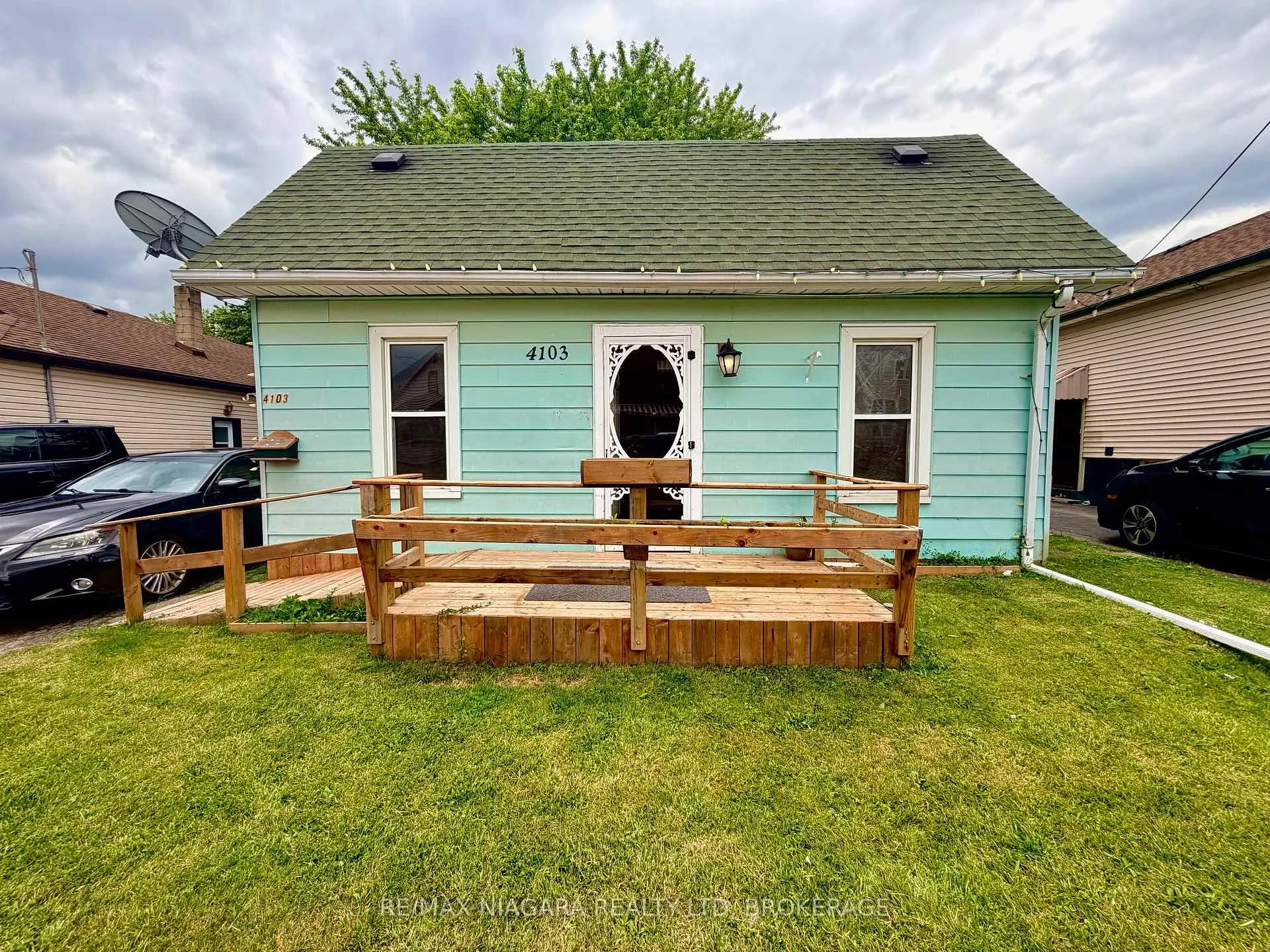 Photo 2 of 4103 Dyson Avenue, Niagara Falls, Downtown — HOMEH