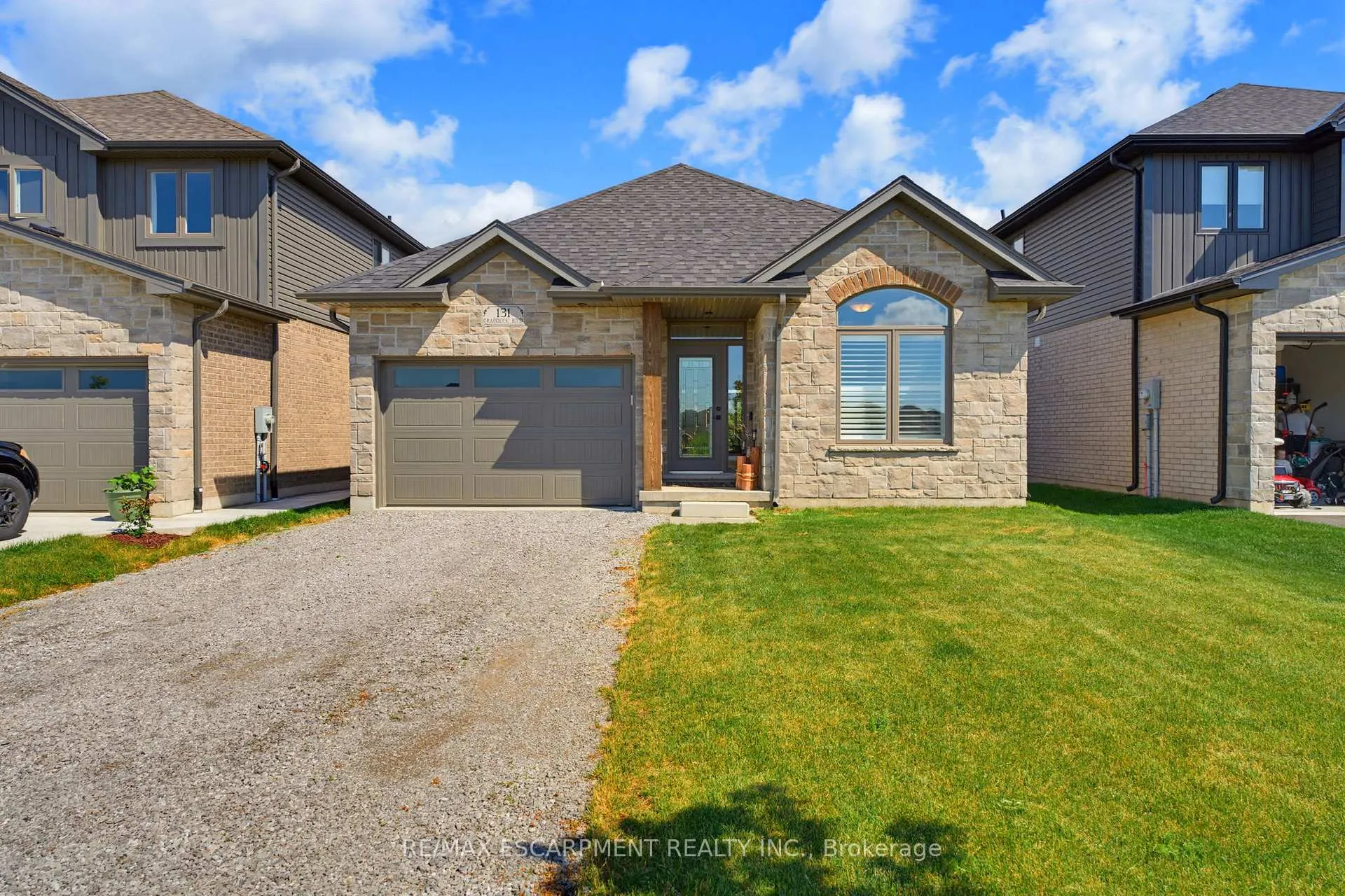 Photo 6 of 131 Craddock Boulevard, Haldimand — HOMEH