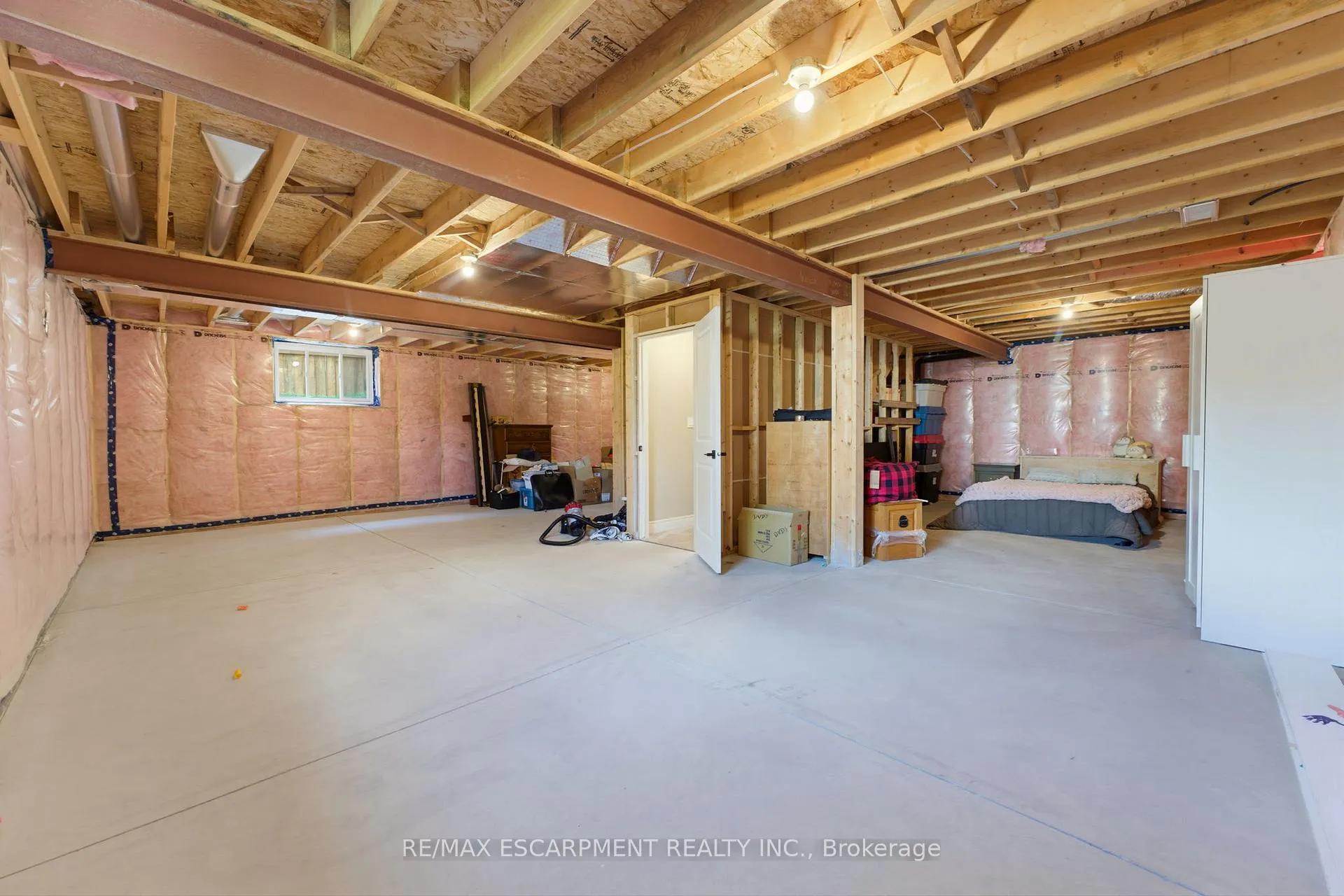 Photo 25 of 131 Craddock Boulevard, Haldimand — HOMEH