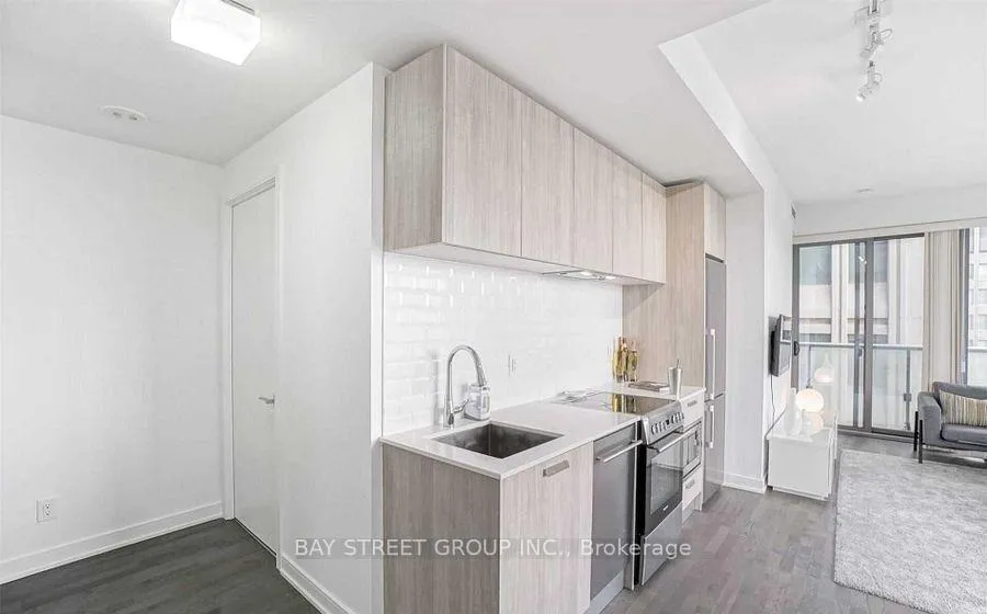 Photo 9 of Unit 811, 57 St Joseph Street, Toronto, Bay Street Corridor — HOMEH
