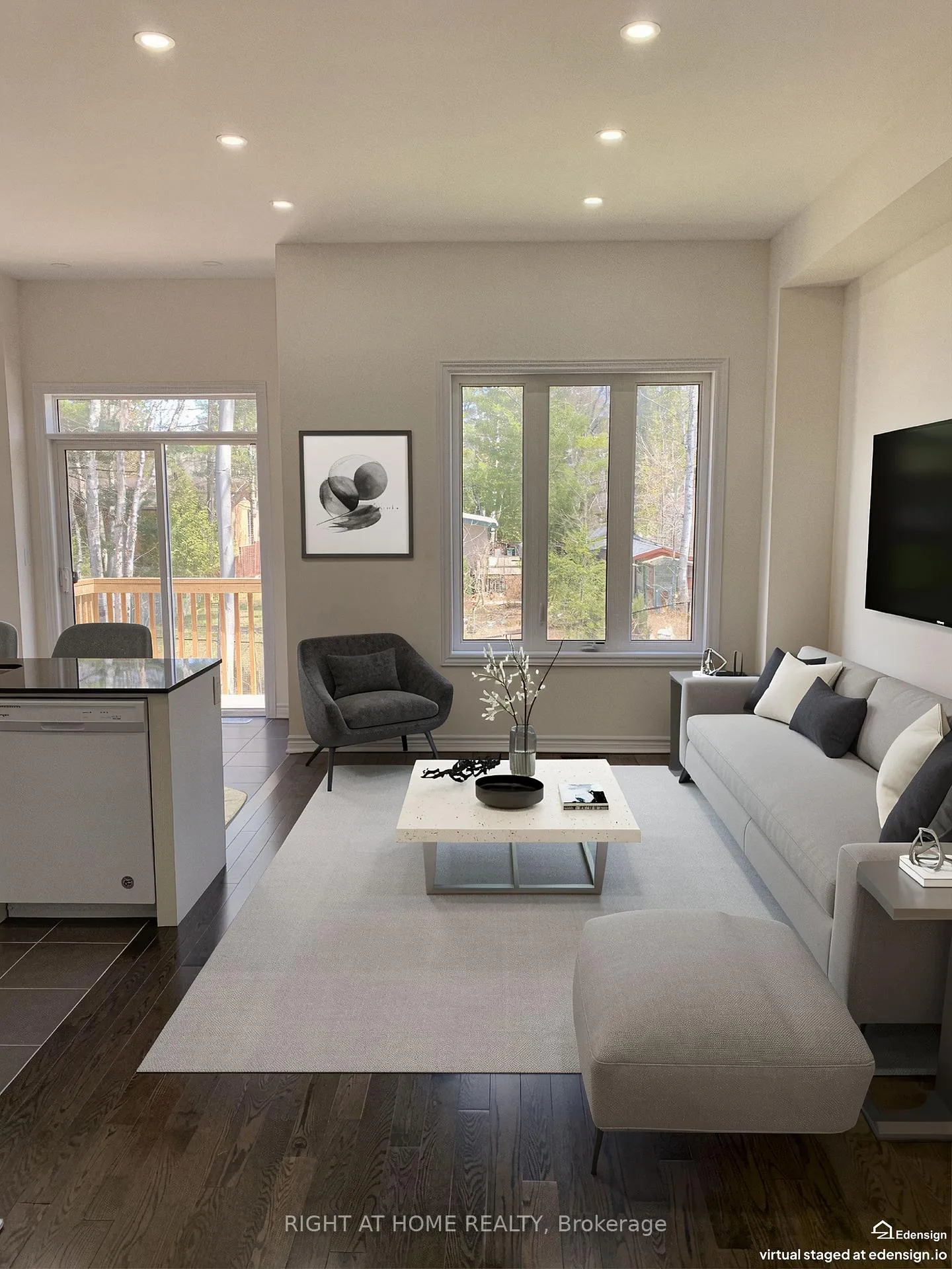Photo 2 of 39 Farwell Avenue, Wasaga Beach — HOMEH