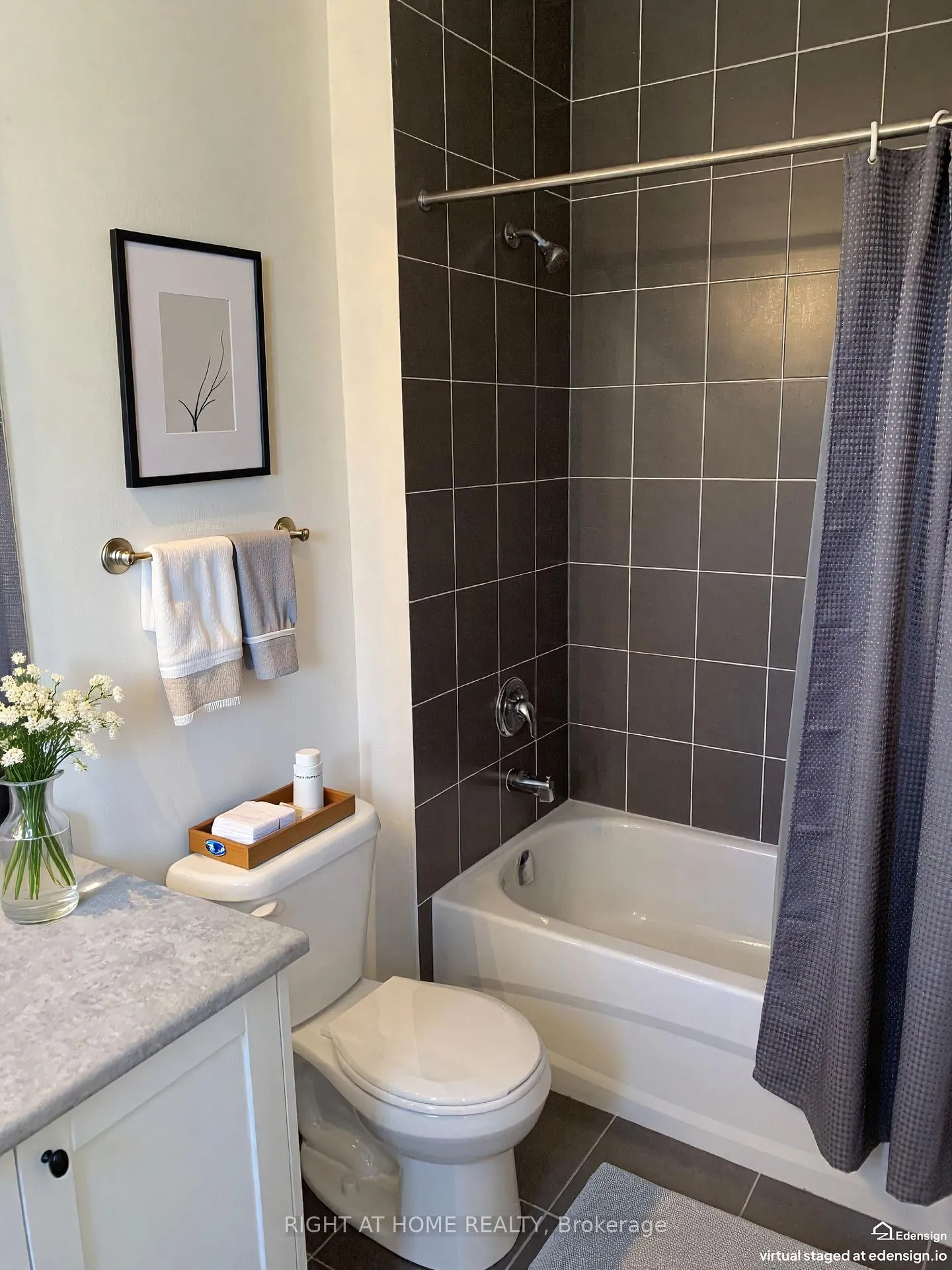 Photo 10 of 39 Farwell Avenue, Wasaga Beach — HOMEH