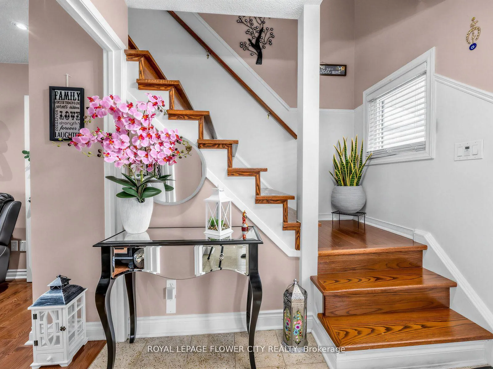 Photo 7 of 16 Blossom Avenue, Brampton, Downtown Brampton — HOMEH