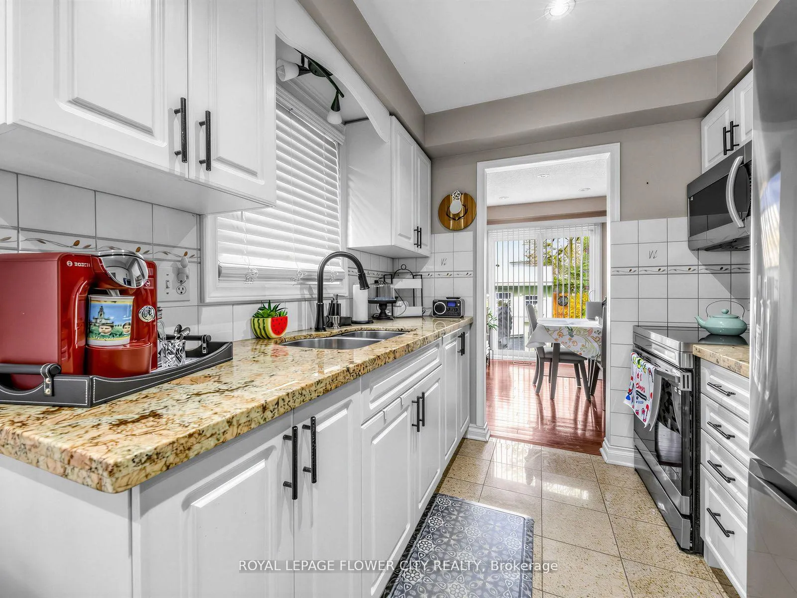 Photo 10 of 16 Blossom Avenue, Brampton, Downtown Brampton — HOMEH