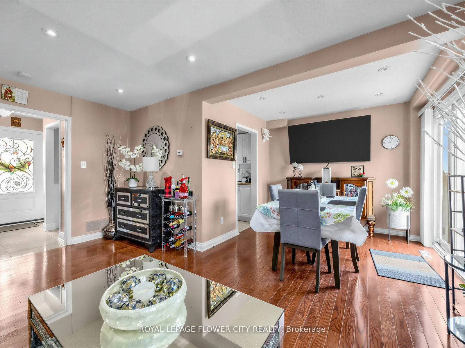 Photo 16 of 16 Blossom Avenue, Brampton, Downtown Brampton — HOMEH