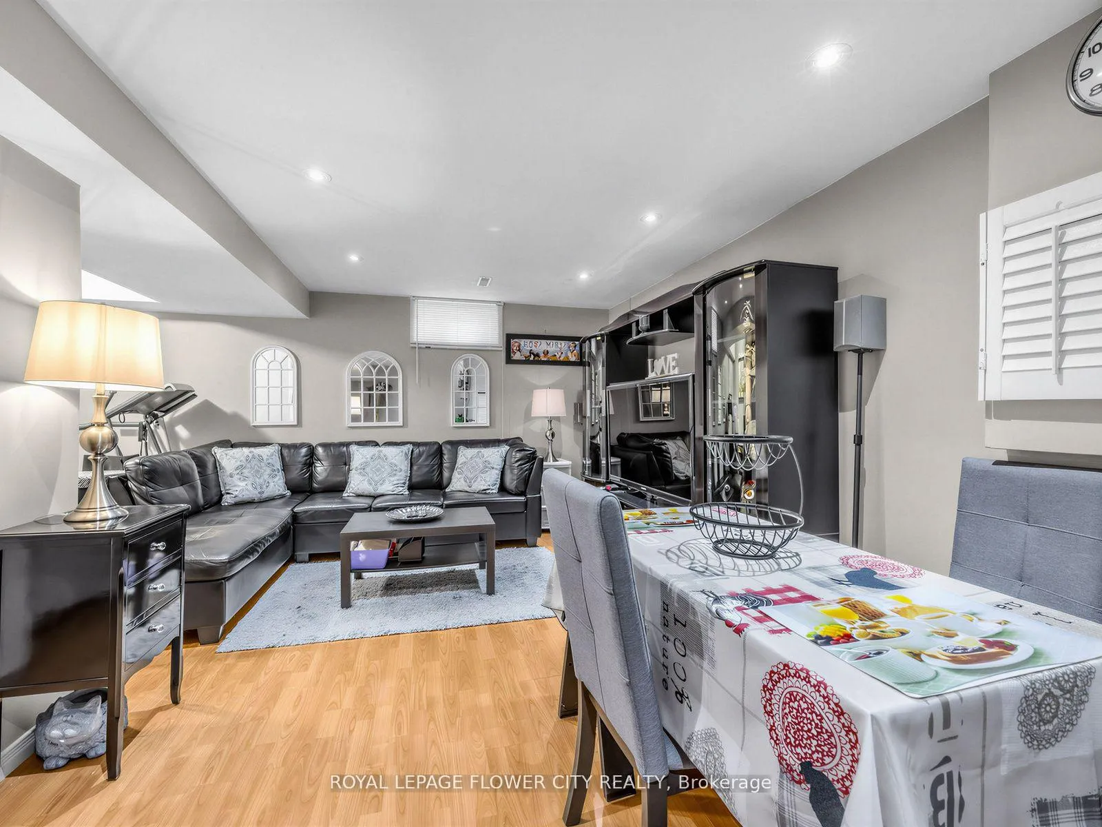 Photo 22 of 16 Blossom Avenue, Brampton, Downtown Brampton — HOMEH