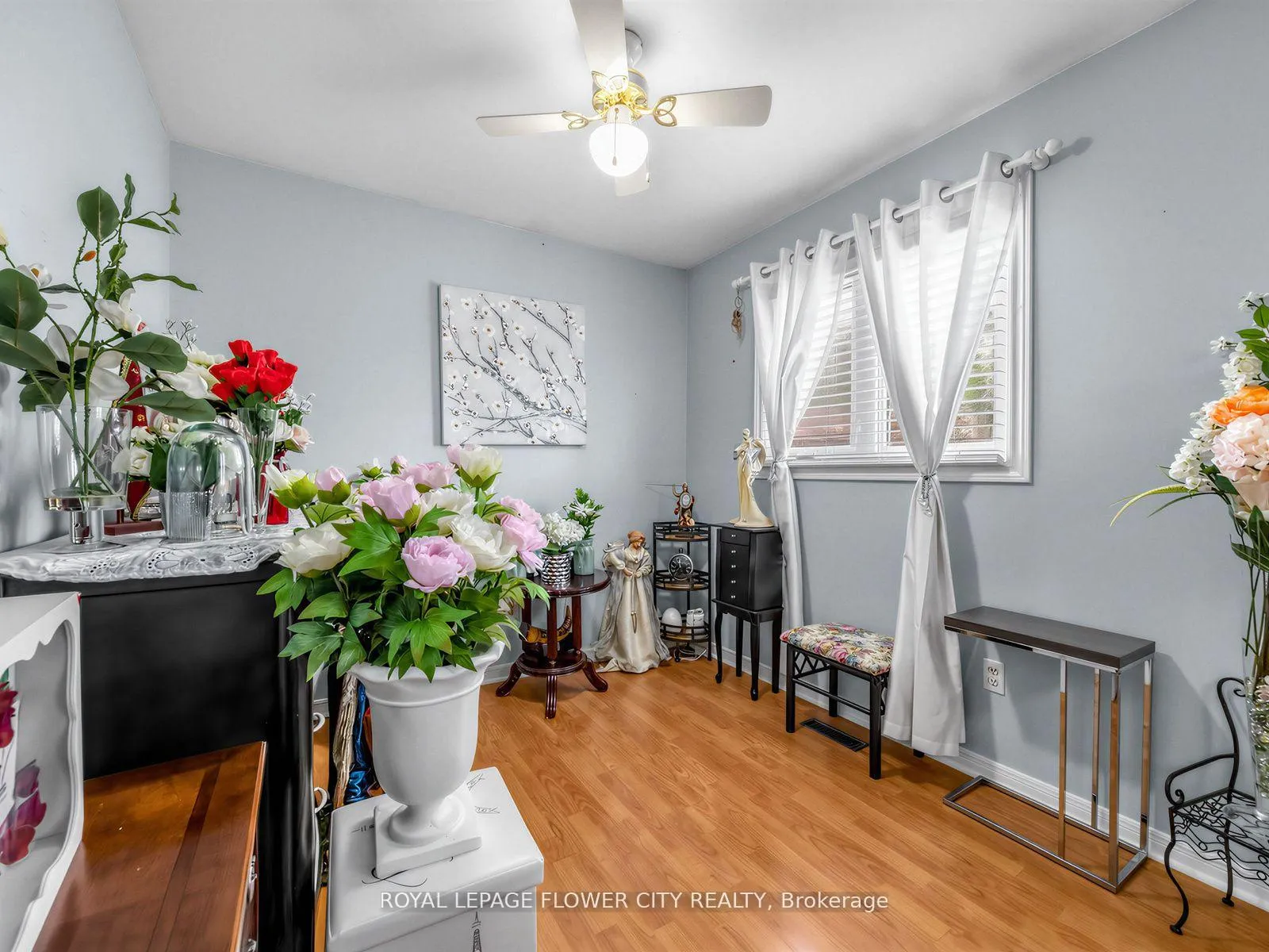 Photo 28 of 16 Blossom Avenue, Brampton, Downtown Brampton — HOMEH