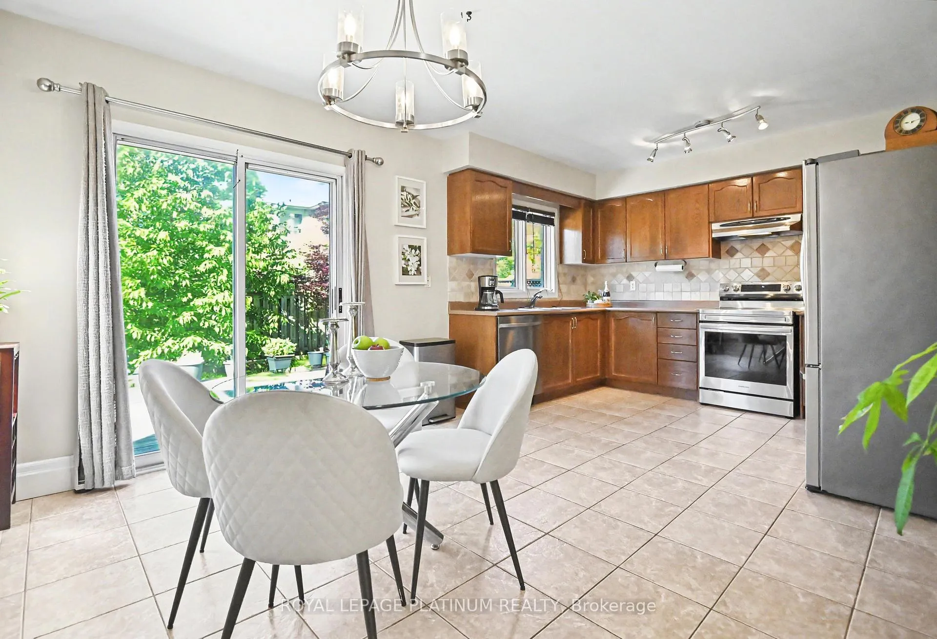 Photo 8 of 2128 Stillmeadow Road, Oakville, Westmount — HOMEH