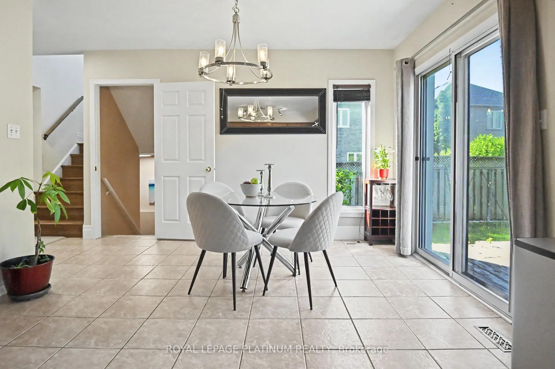 Photo 10 of 2128 Stillmeadow Road, Oakville, Westmount — HOMEH
