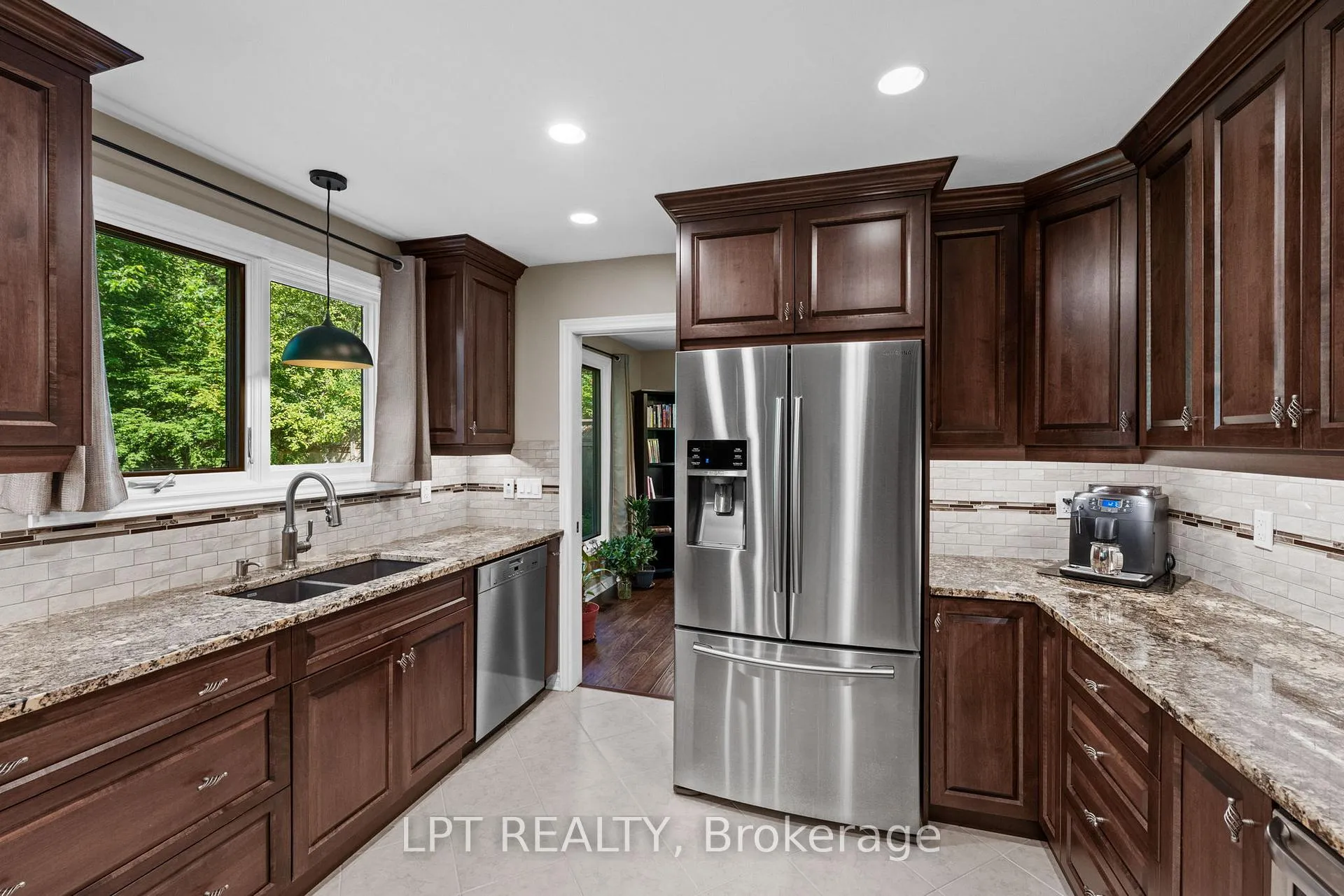 Photo 9 of 38 Glendenning Drive, Ottawa, Arlington Woods — HOMEH