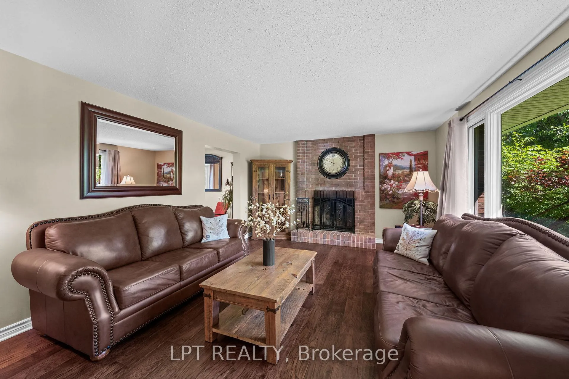 Photo 14 of 38 Glendenning Drive, Ottawa, Arlington Woods — HOMEH
