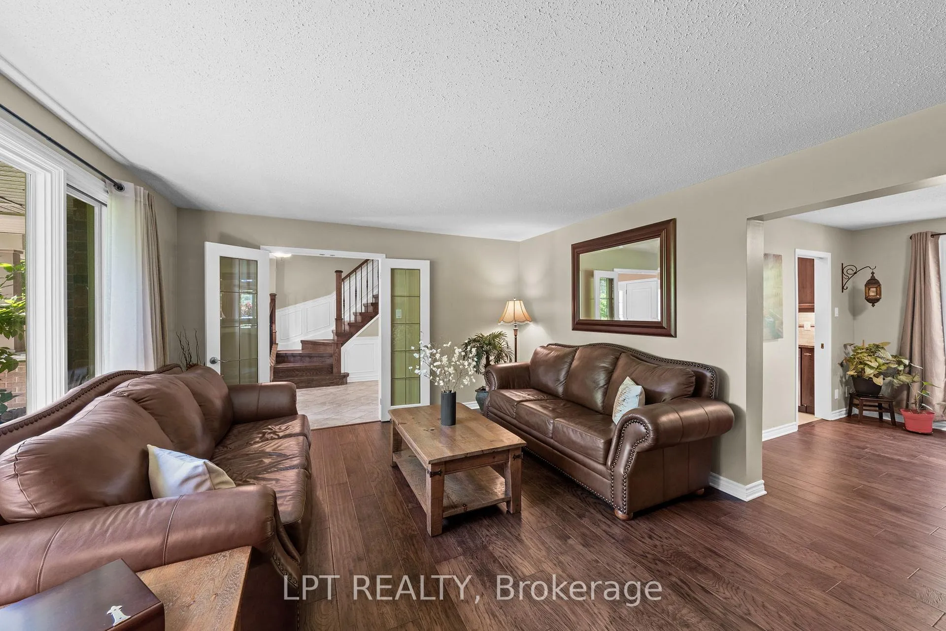 Photo 15 of 38 Glendenning Drive, Ottawa, Arlington Woods — HOMEH