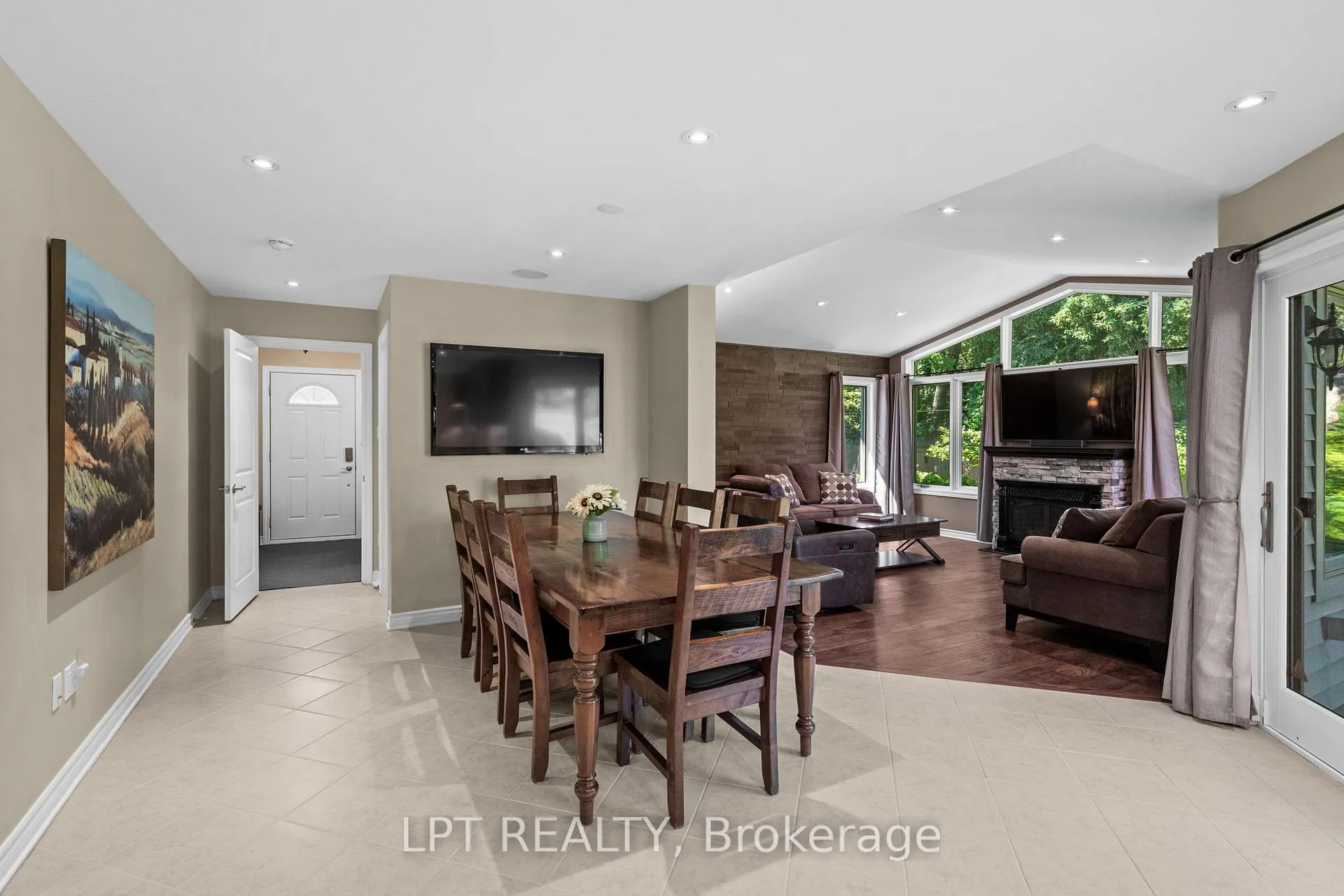 Photo 17 of 38 Glendenning Drive, Ottawa, Arlington Woods — HOMEH