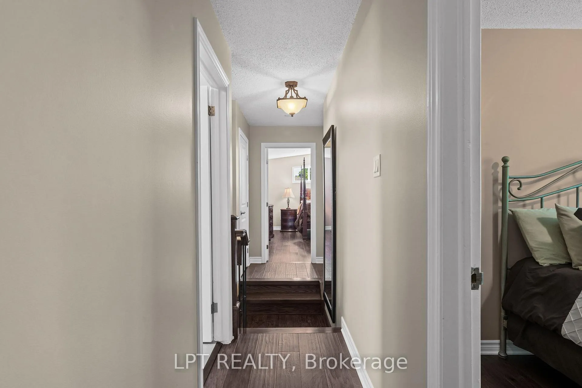 Photo 22 of 38 Glendenning Drive, Ottawa, Arlington Woods — HOMEH