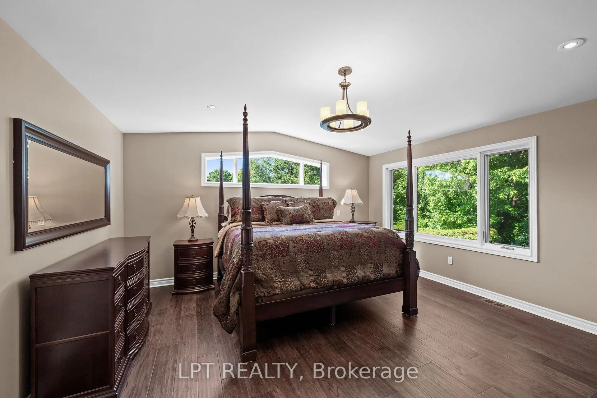 Photo 23 of 38 Glendenning Drive, Ottawa, Arlington Woods — HOMEH