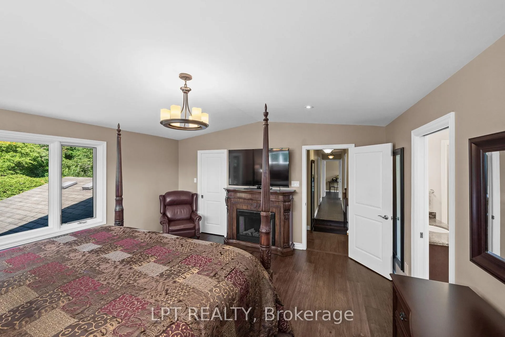 Photo 24 of 38 Glendenning Drive, Ottawa, Arlington Woods — HOMEH