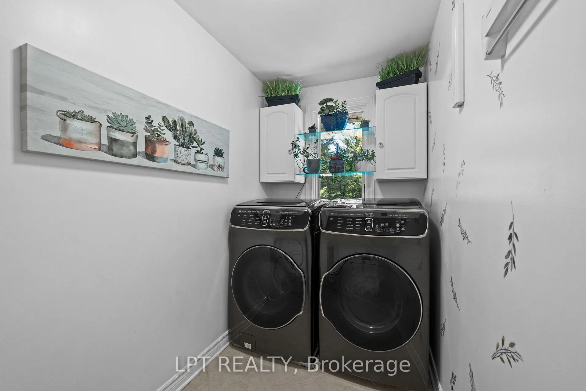 Photo 28 of 38 Glendenning Drive, Ottawa, Arlington Woods — HOMEH