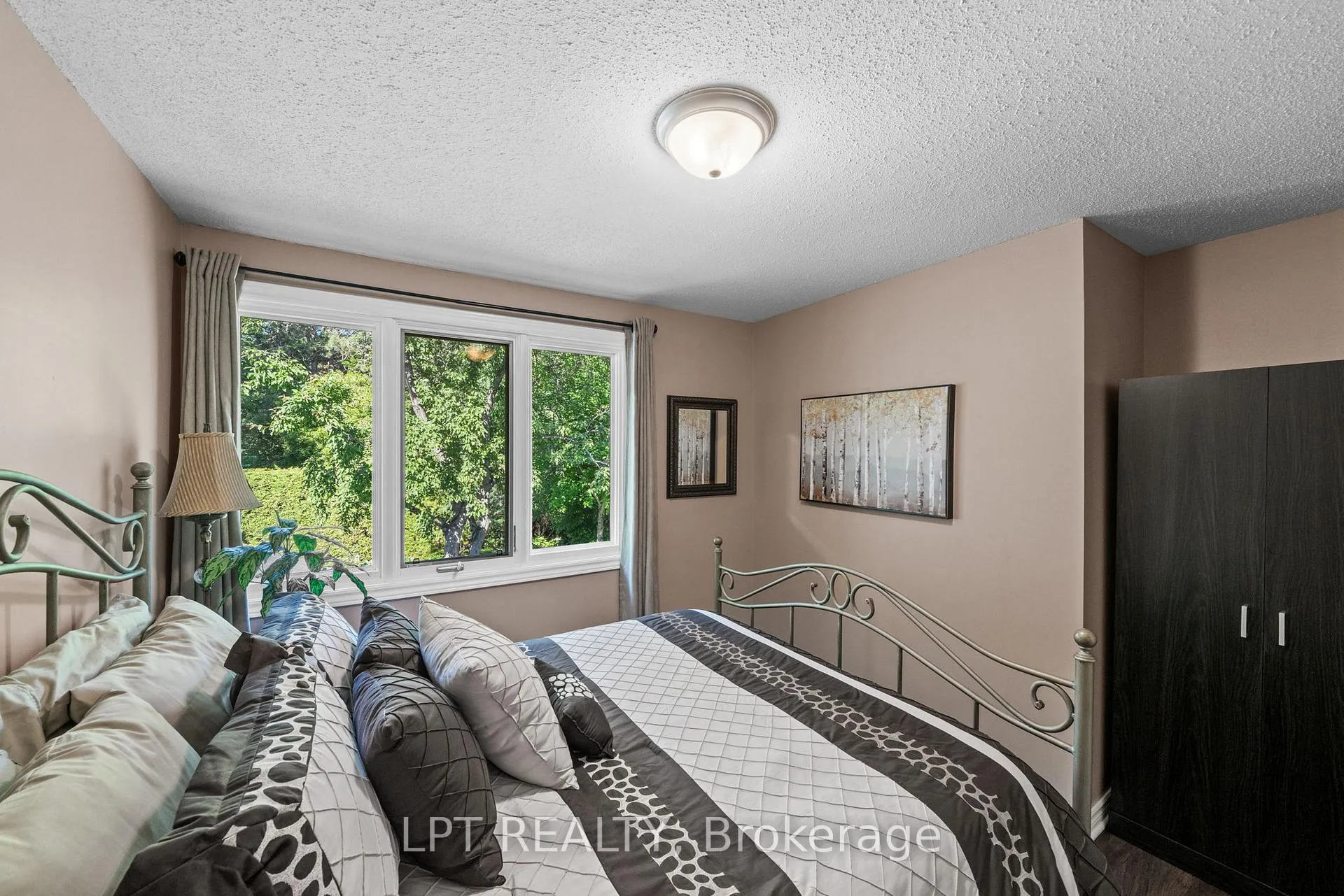 Photo 29 of 38 Glendenning Drive, Ottawa, Arlington Woods — HOMEH